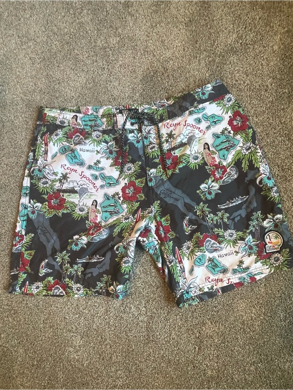 reyn spooner Dark Gray Hawaiian Floral Board Shorts Size 40